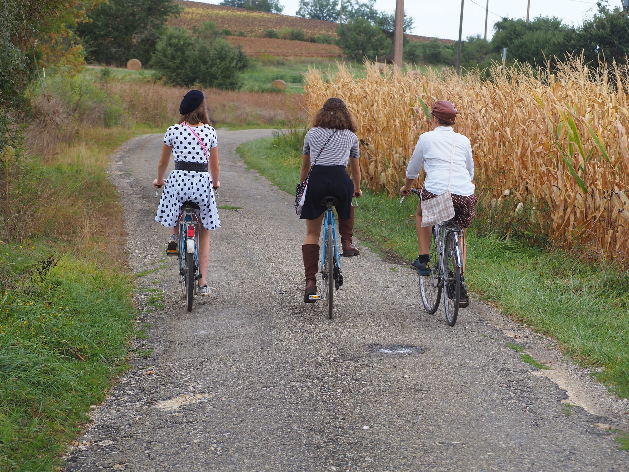 Participantes de l'Auroue dans le rétro sur vélos vintages