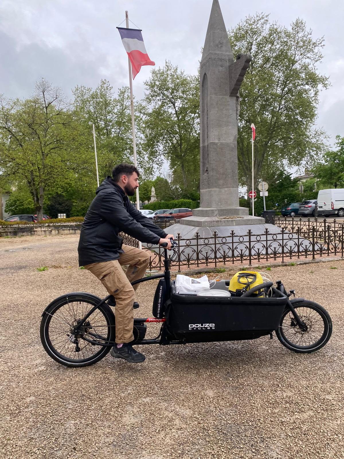 Le vélo fluidifie la logistique du festival « L’été photographique »